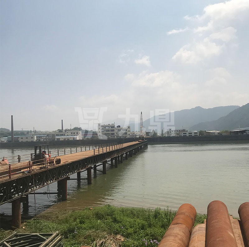 鋼平臺滿足工藝生產操作的要求